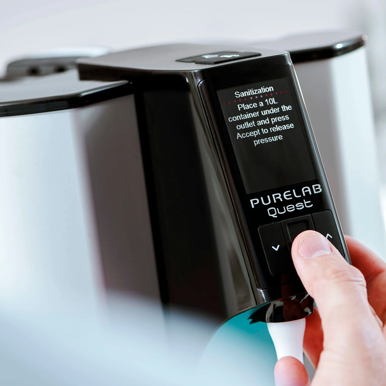 ELGA PURELAB Quest display and easy-access purification pack.