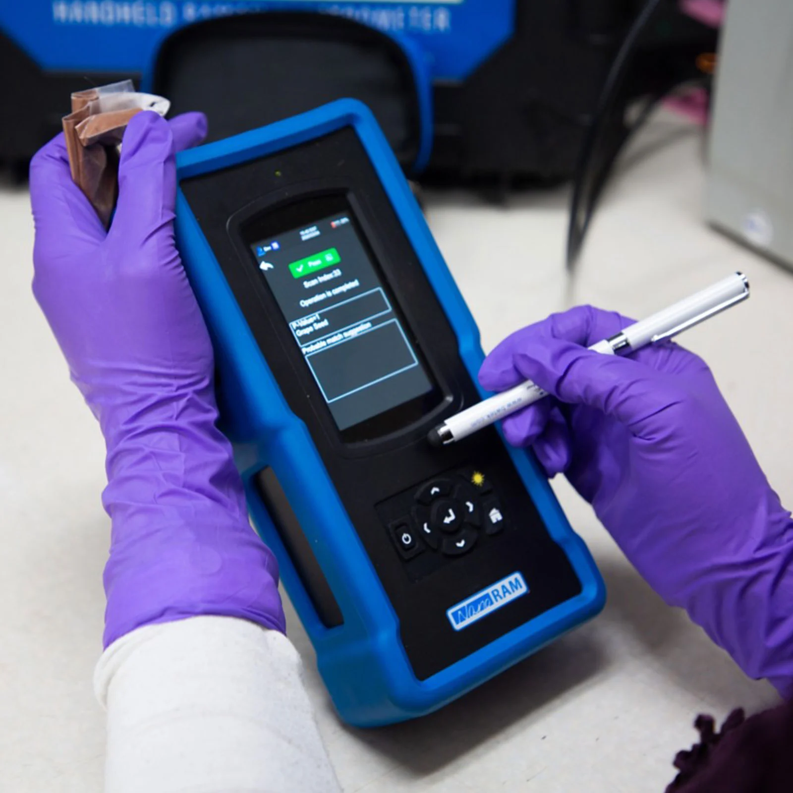 CWTC demonstration of Metrohm NanoRam 1064 handheld Raman spectrometer in Pakistan
