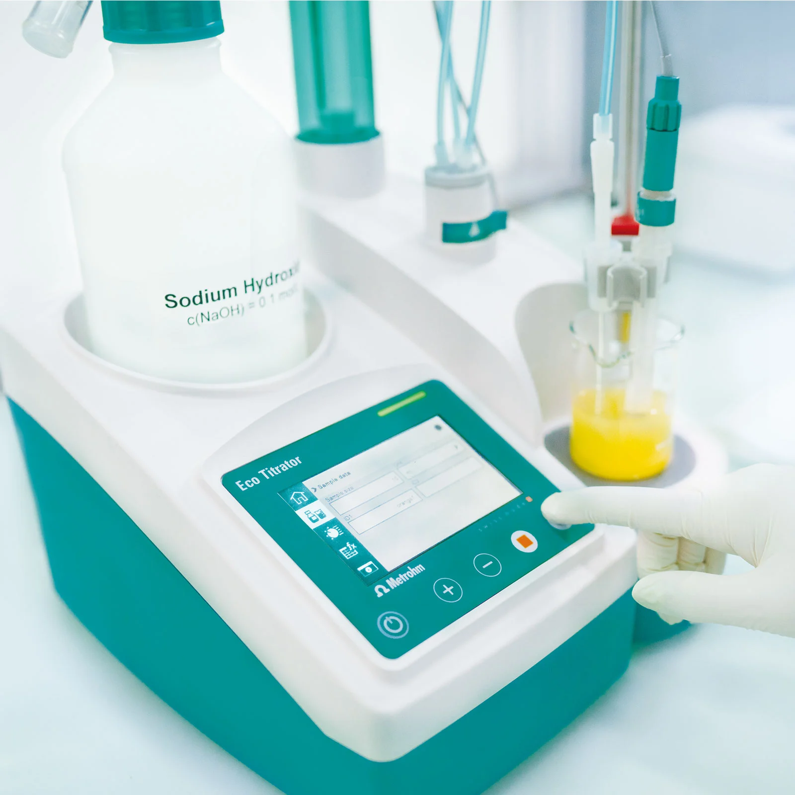 metrohm-eco-titrator-touchscreen-operation-02